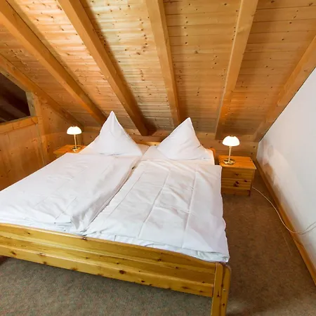 Weingut & Gaestehaus Heidhof *